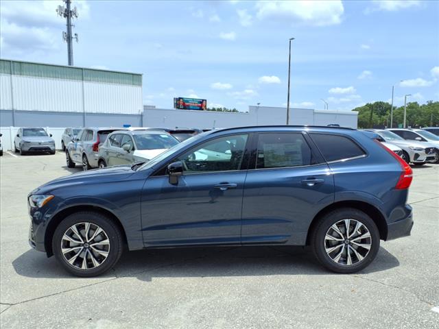 2025 Volvo XC60 B5 Core Dark Theme