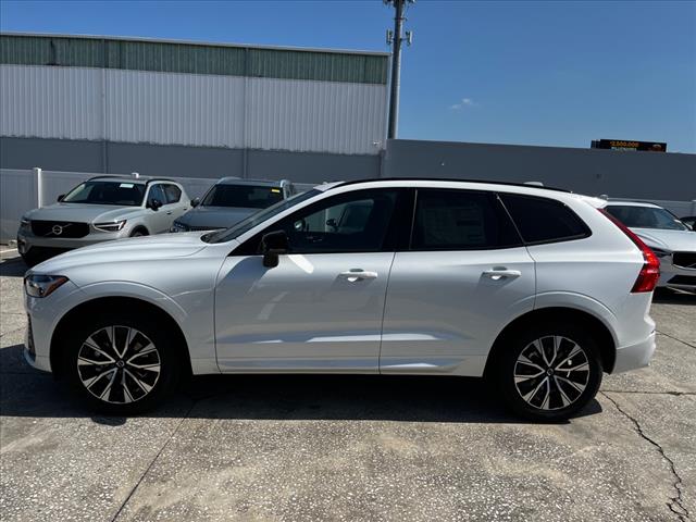 2025 Volvo XC60 B5 Core Dark Theme