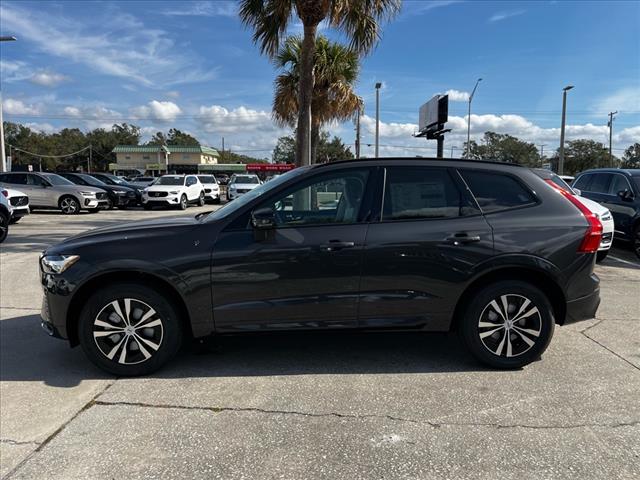2025 Volvo XC60 B5 Core Dark Theme