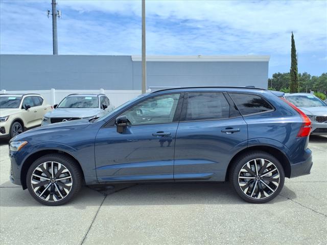 2026 Volvo XC60 B5 Ultra Dark Theme