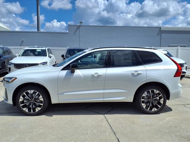 2026 Volvo XC60 B5 Ultra Dark Theme