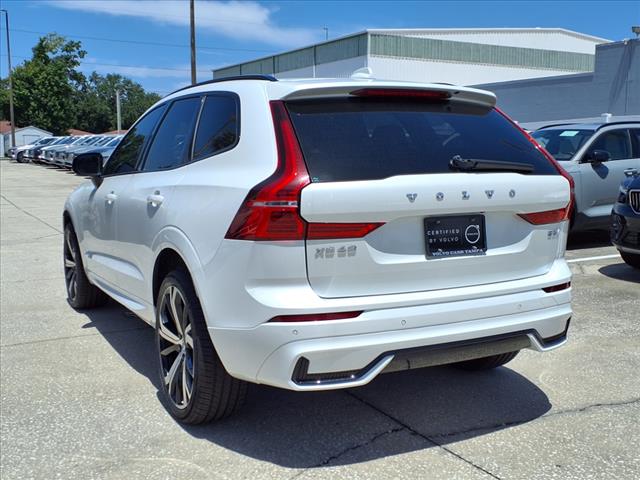 2022 Volvo XC60 B5 R-Design