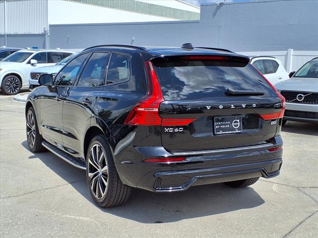2023 Volvo XC60 B5 Ultimate Dark Theme