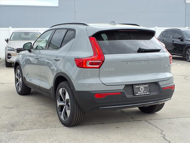 2025 Volvo XC40 B5 Plus Dark Theme