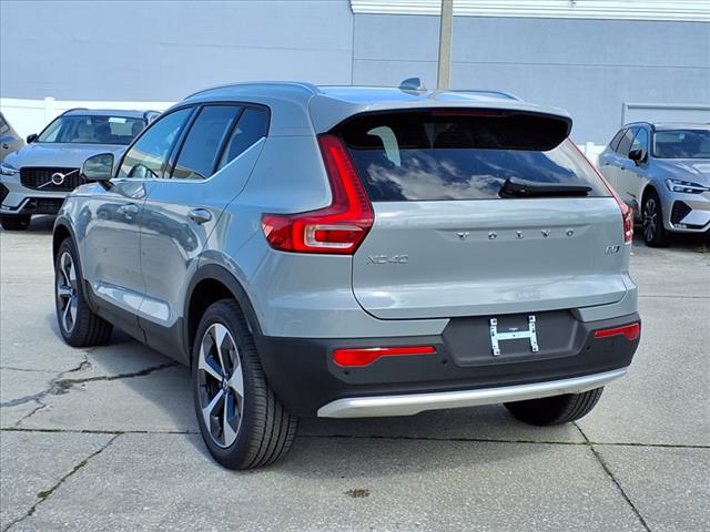 2025 Volvo XC40 B5 Plus Bright Theme