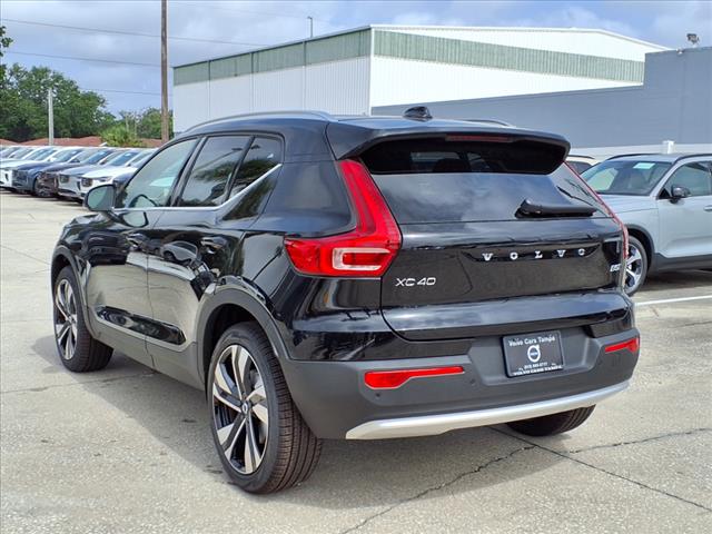 2025 Volvo XC40 B5 Plus Bright Theme