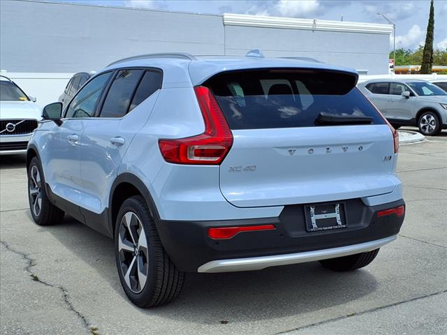 2025 Volvo XC40 B5 Plus Bright Theme