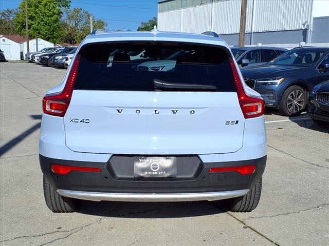 2025 Volvo XC40 B5 Plus Bright Theme
