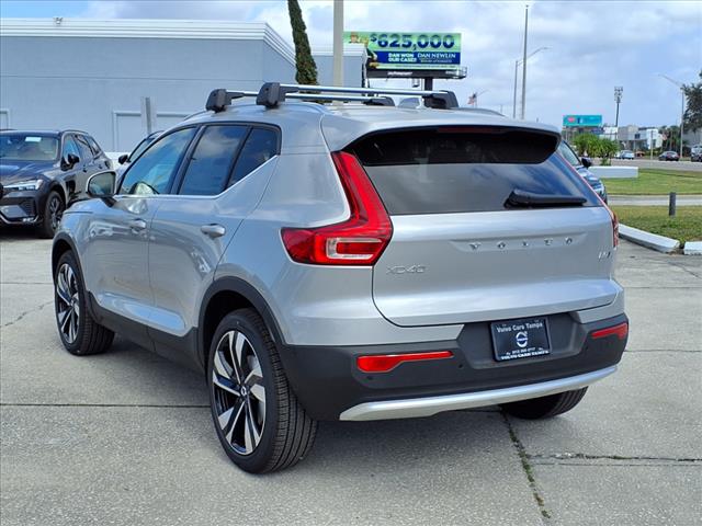2025 Volvo XC40 B5 Ultra Bright Theme
