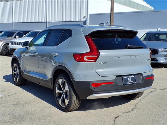 2025 Volvo XC40 B5 Core Bright Theme