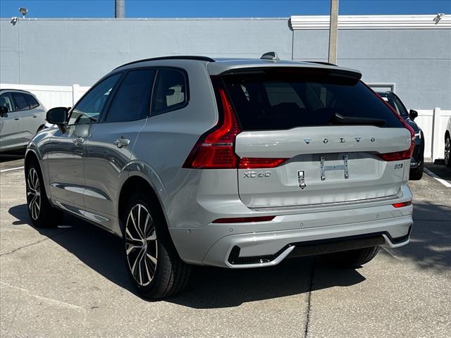 2025 Volvo XC60 B5 Plus Dark Theme