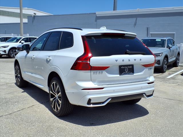 2025 Volvo XC60 B5 Plus Dark Theme