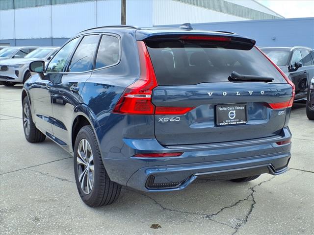 2025 Volvo XC60 B5 Core Dark Theme