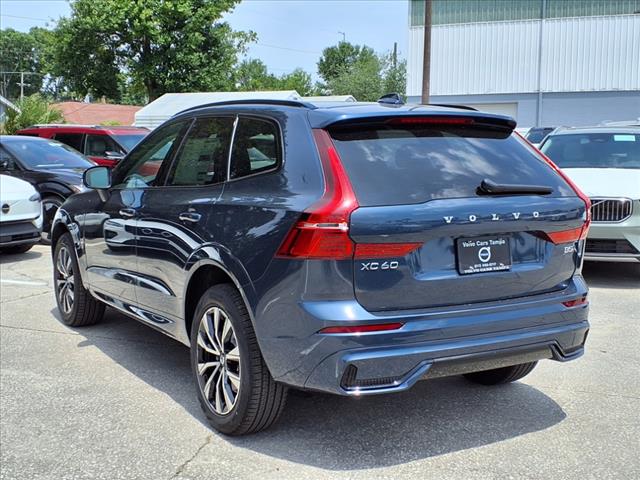 2025 Volvo XC60 B5 Core Dark Theme
