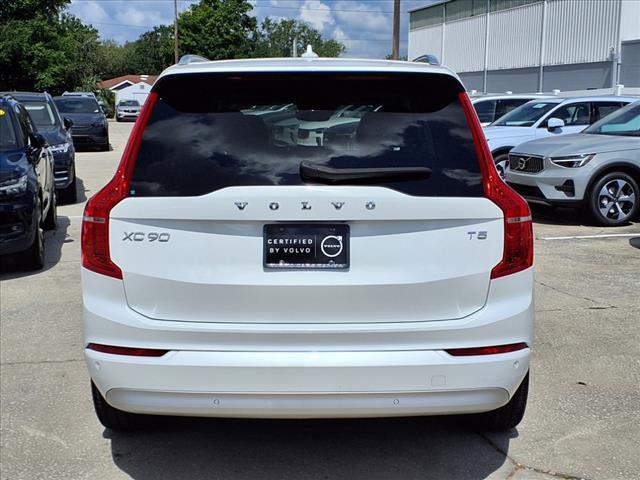 2022 Volvo XC90 T5 Momentum