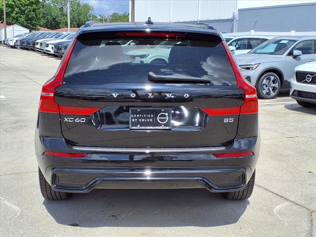 2023 Volvo XC60 B5 Ultimate Dark Theme