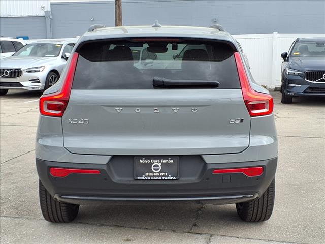 2025 Volvo XC40 B5 Plus Dark Theme