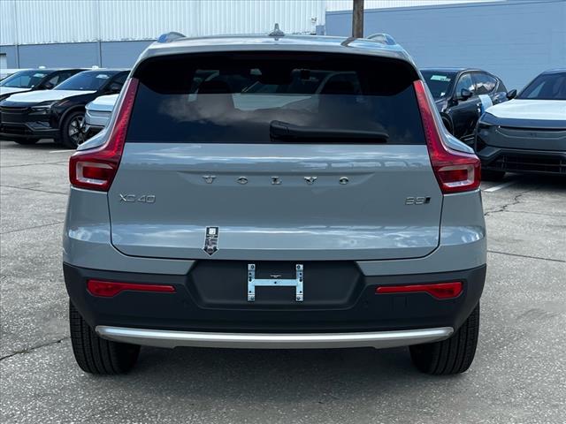 2025 Volvo XC40 B5 Plus Bright Theme