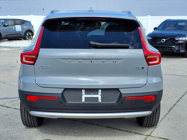 2025 Volvo XC40 B5 Plus Bright Theme