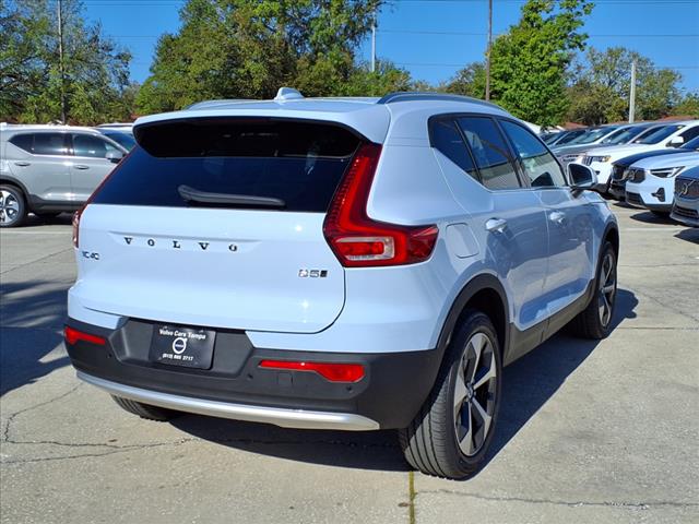 2025 Volvo XC40 B5 Plus Bright Theme