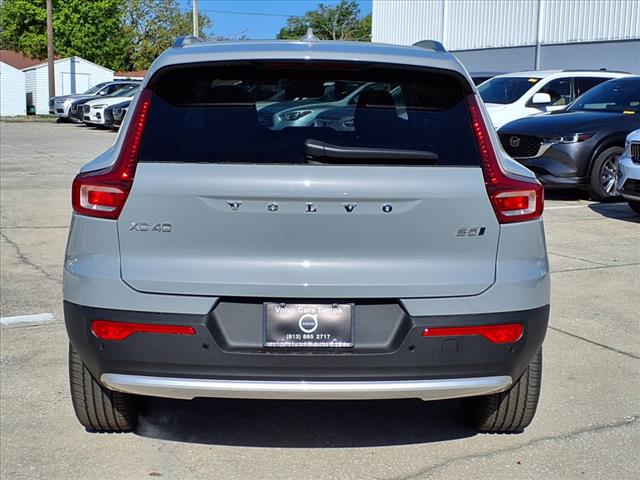 2025 Volvo XC40 B5 Core Bright Theme