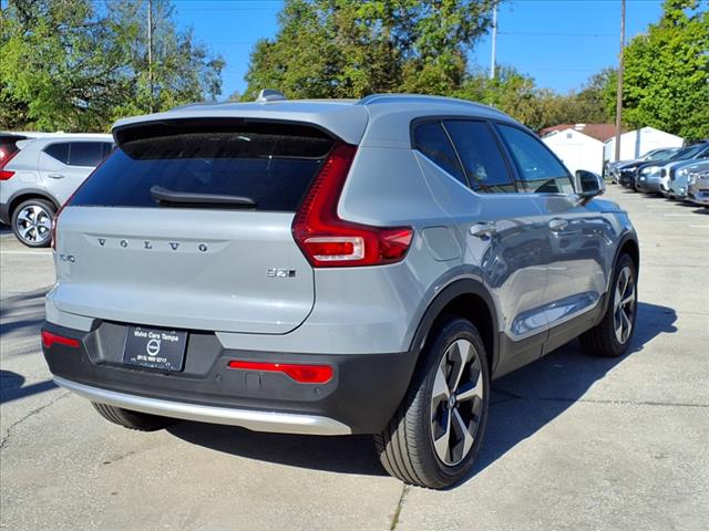2025 Volvo XC40 B5 Core Bright Theme