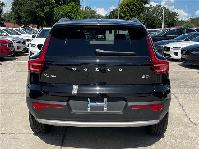 2025 Volvo XC40 B5 Core Bright Theme