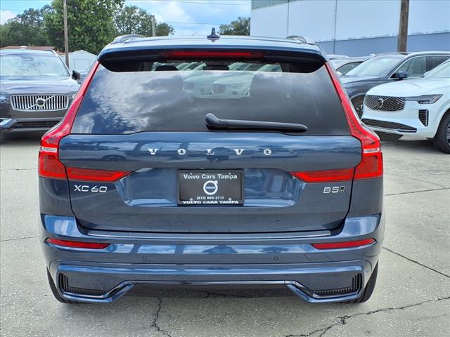 2025 Volvo XC60 B5 Core Dark Theme
