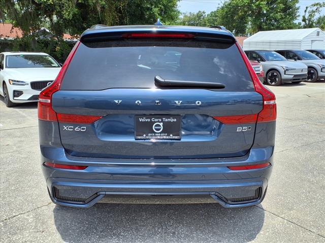 2025 Volvo XC60 B5 Core Dark Theme