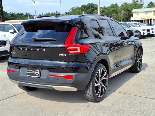 2022 Volvo XC40 T5 R-Design