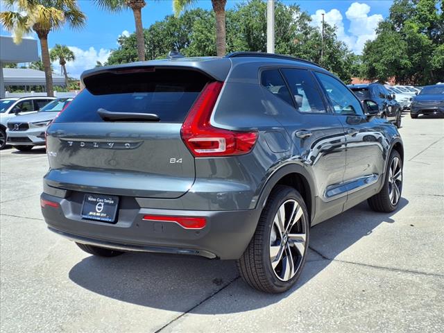 2026 Volvo XC40 B4 Plus Bright Theme