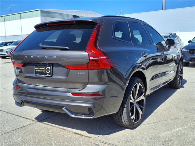 2022 Volvo XC60 B5 R-Design