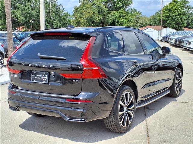2023 Volvo XC60 B5 Ultimate Dark Theme
