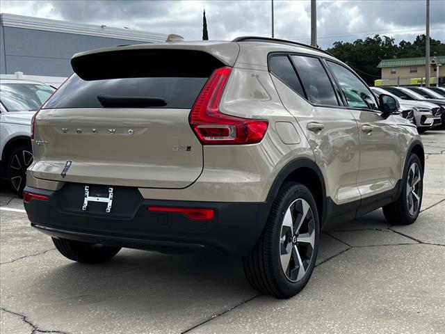 2025 Volvo XC40 B5 Plus Dark Theme