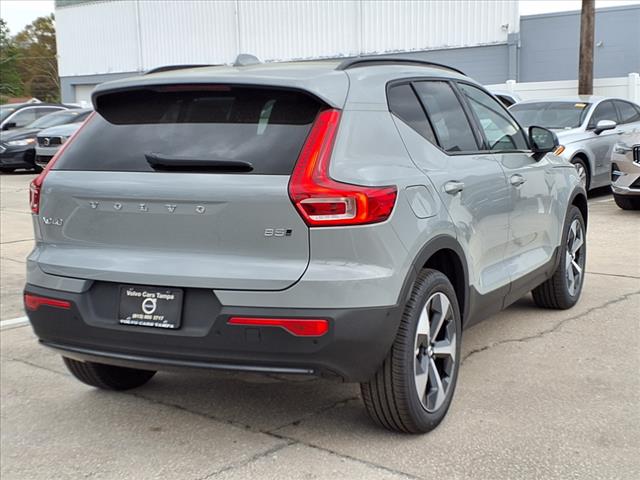 2025 Volvo XC40 B5 Plus Dark Theme