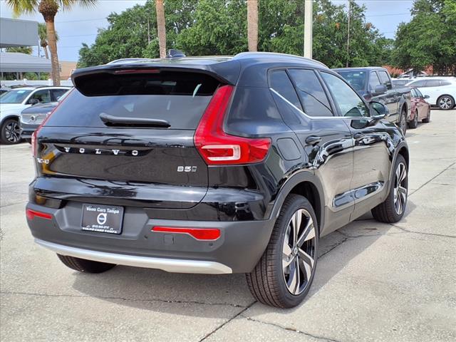 2025 Volvo XC40 B5 Plus Bright Theme