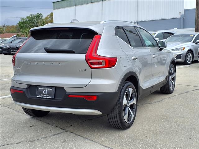 2025 Volvo XC40 B5 Plus Bright Theme