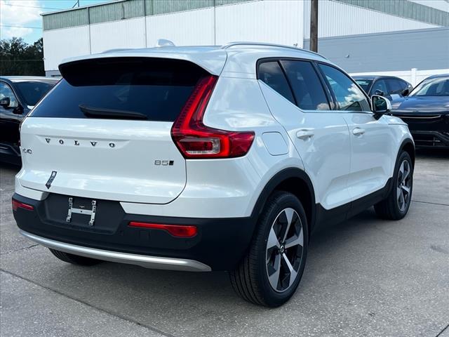 2025 Volvo XC40 B5 Plus Bright Theme