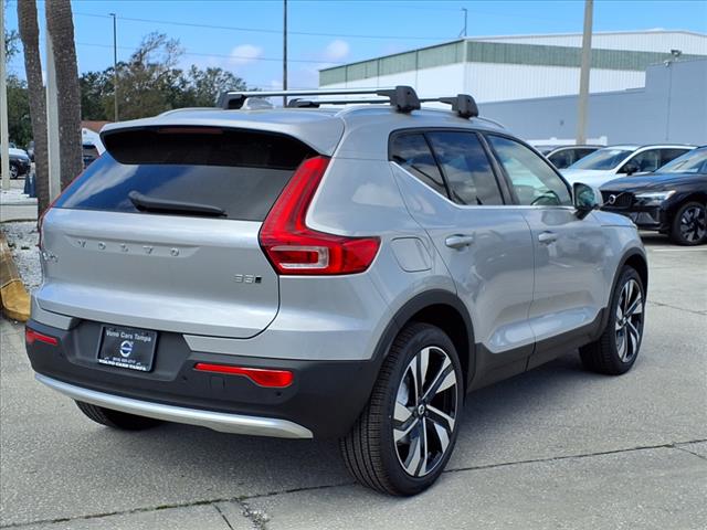 2025 Volvo XC40 B5 Ultra Bright Theme