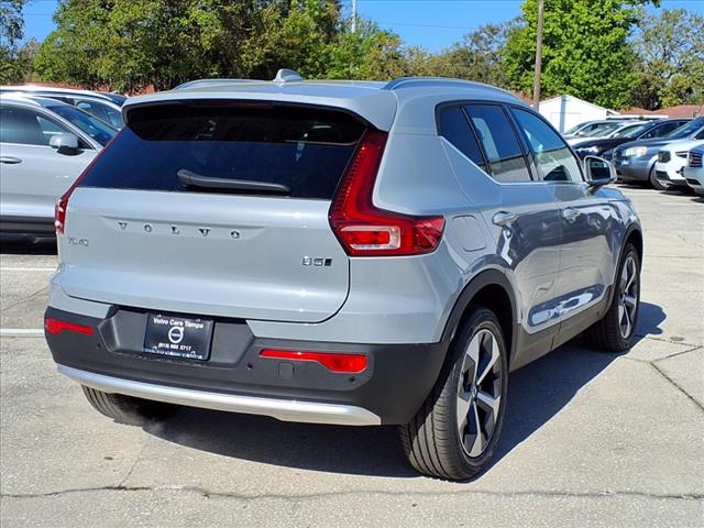 2025 Volvo XC40 B5 Core Bright Theme
