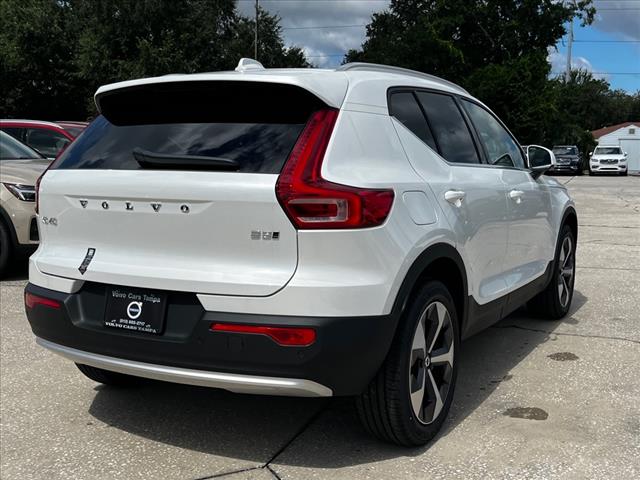 2025 Volvo XC40 B5 Core Bright Theme