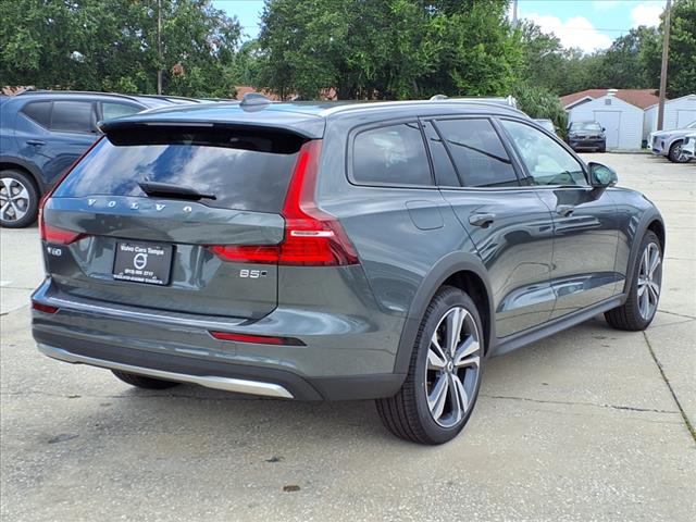 2026 Volvo V60 Cross Country B5 Plus