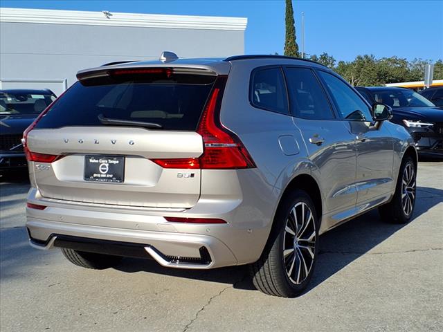 2025 Volvo XC60 B5 Plus Dark Theme