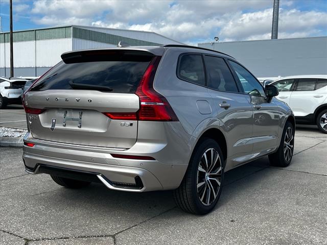 2025 Volvo XC60 B5 Plus Dark Theme