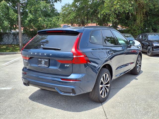 2025 Volvo XC60 B5 Core Dark Theme