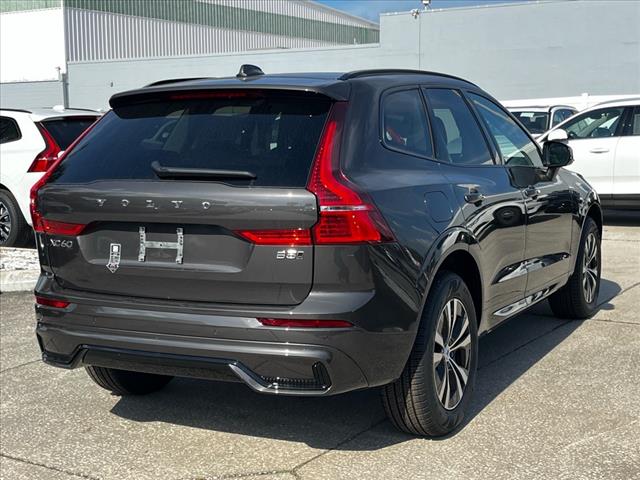 2025 Volvo XC60 B5 Core Dark Theme