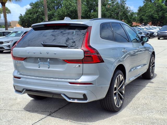 2026 Volvo XC60 B5 Ultra Dark Theme