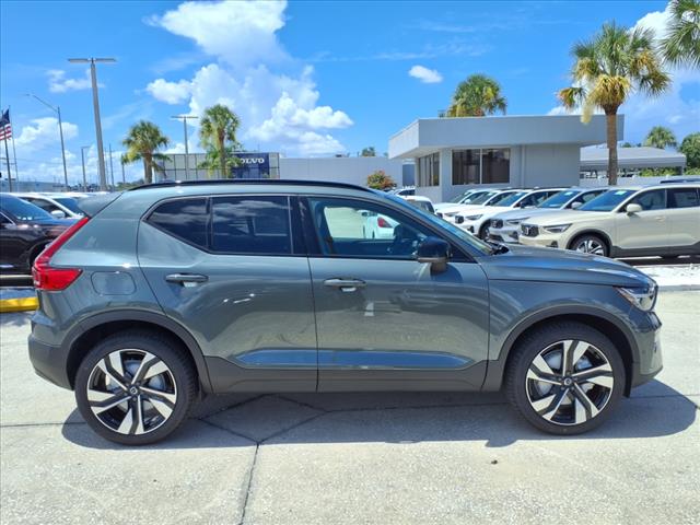 2026 Volvo XC40 B4 Plus Bright Theme