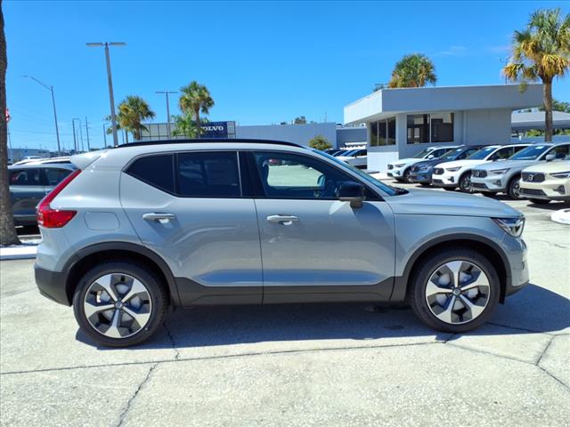2026 Volvo XC40 B4 Plus Bright Theme
