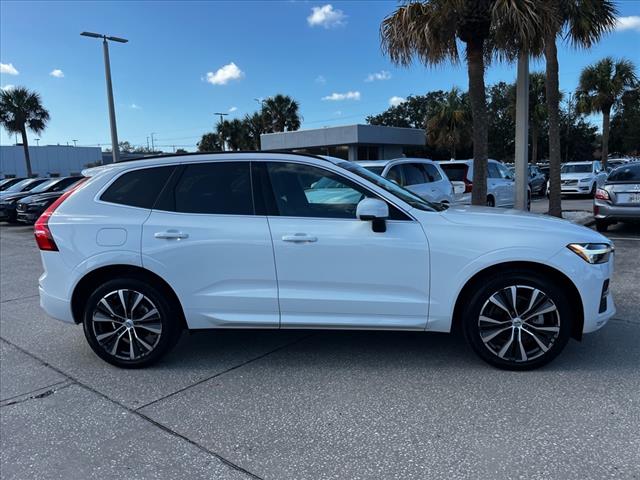 2022 Volvo XC60 B5 Momentum